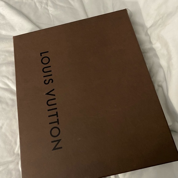 🚫Damaged Empty Louis Vuitton Empty Box - Picture 2 of 16